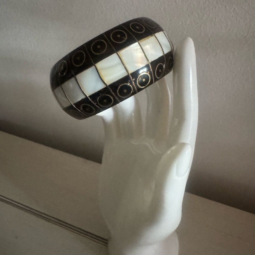 Vintage Mother of Pearl and Brass Inlay Wooden Bangle Bracelet from India - Picture 2 of 5